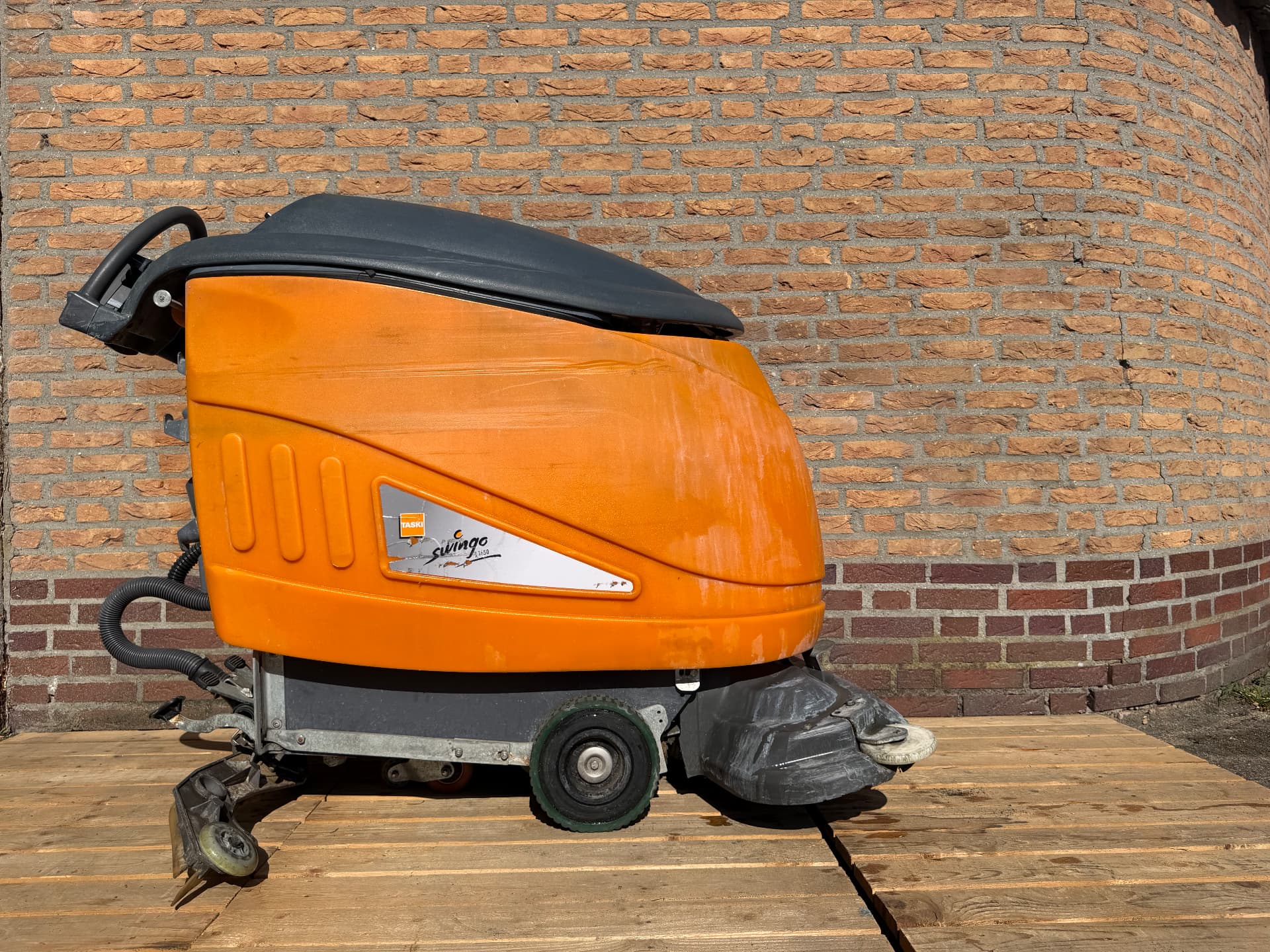 Taski Swingo 1650 — refurbished trade stock unit